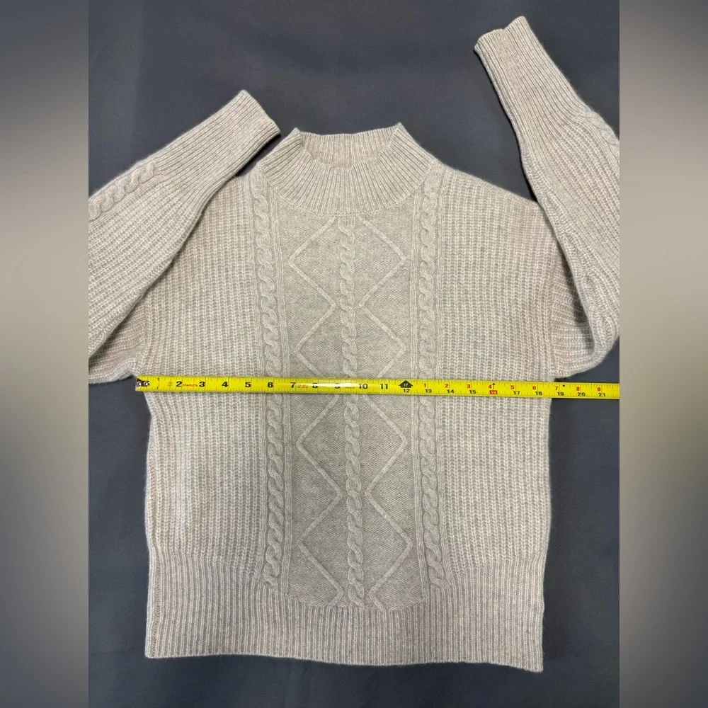 Cynthia Rowley 2-Ply Cashmere Cable
Knit  women Sweater Size M - Picture 8 of 9